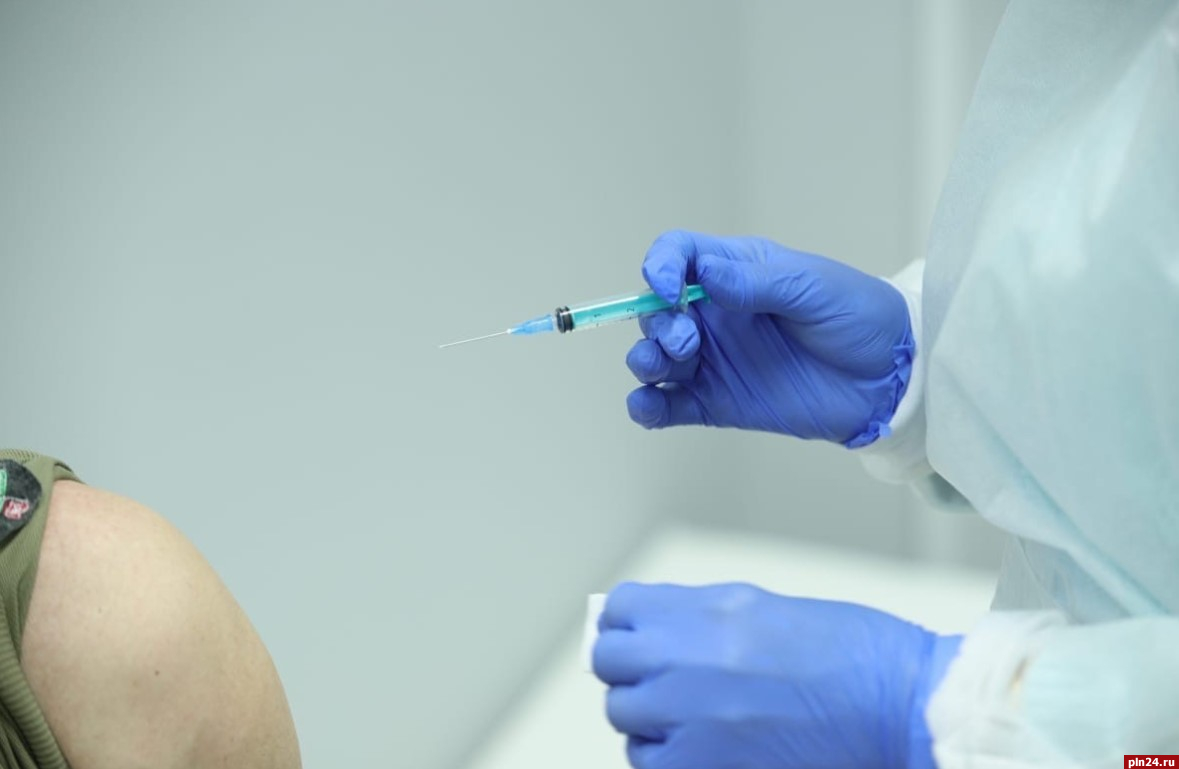 Четыре тысячи доз вакцины от коронавируса поступило в Псковскую область