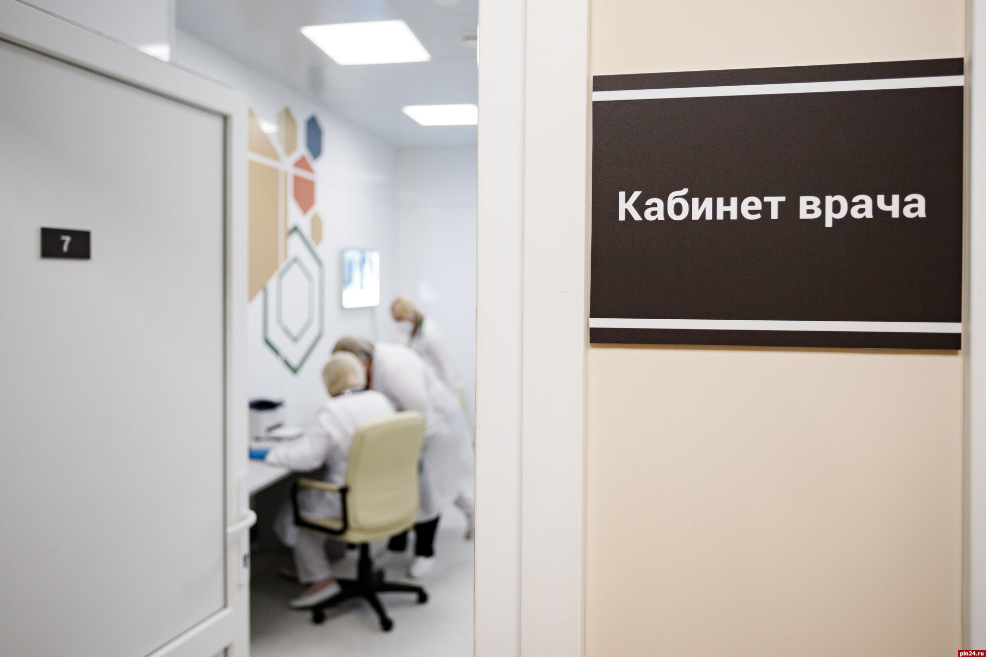 Заболеваемость коронавирусом в Псковской области возросла почти на 50%