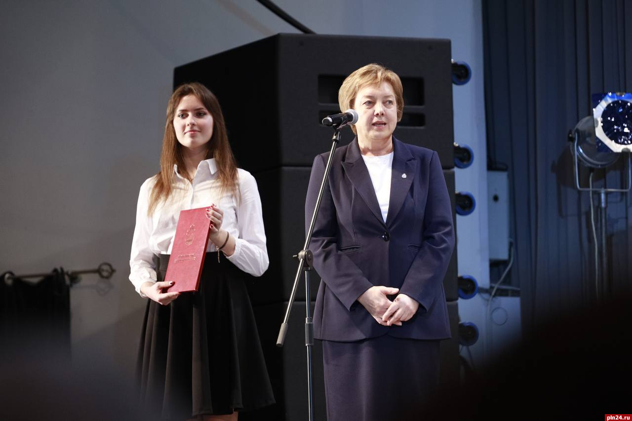 Вера Емельянова поздравила участников «Детской филармонии» с первым концертом