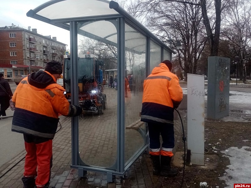 К уборке центральной части Пскова после зимы приступил «Псковавтодор»