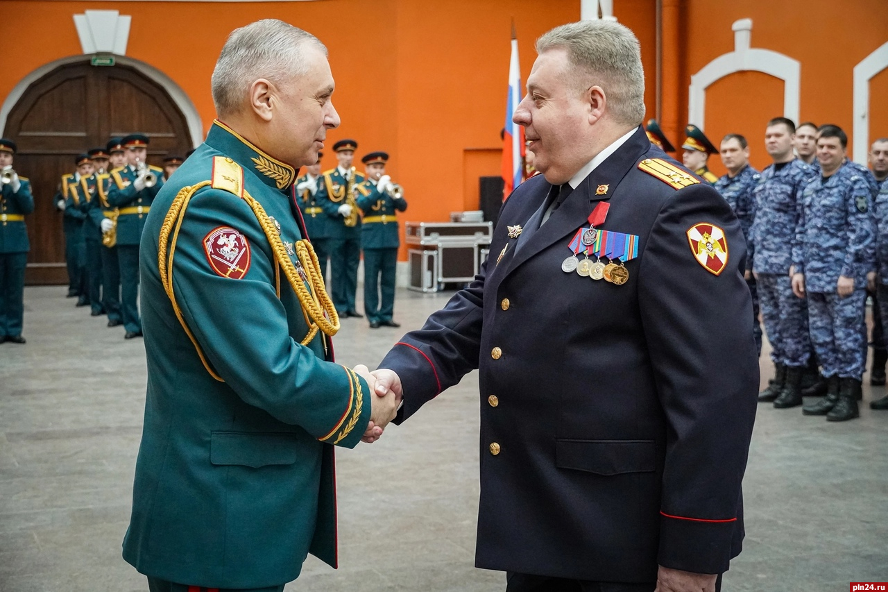 Начальника псковской Росгвардии наградили медалью «За заслуги перед Отечеством»