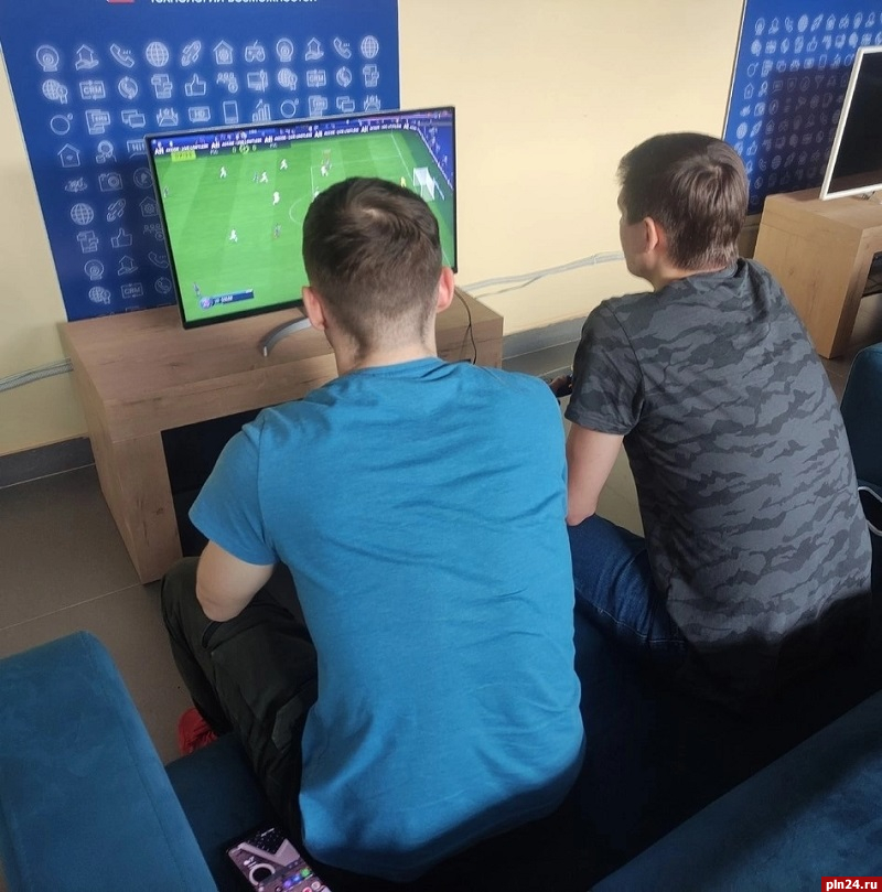 Чемпионат города Пскова по интерактивному футболу прошел на стадионе «Машиностроитель»