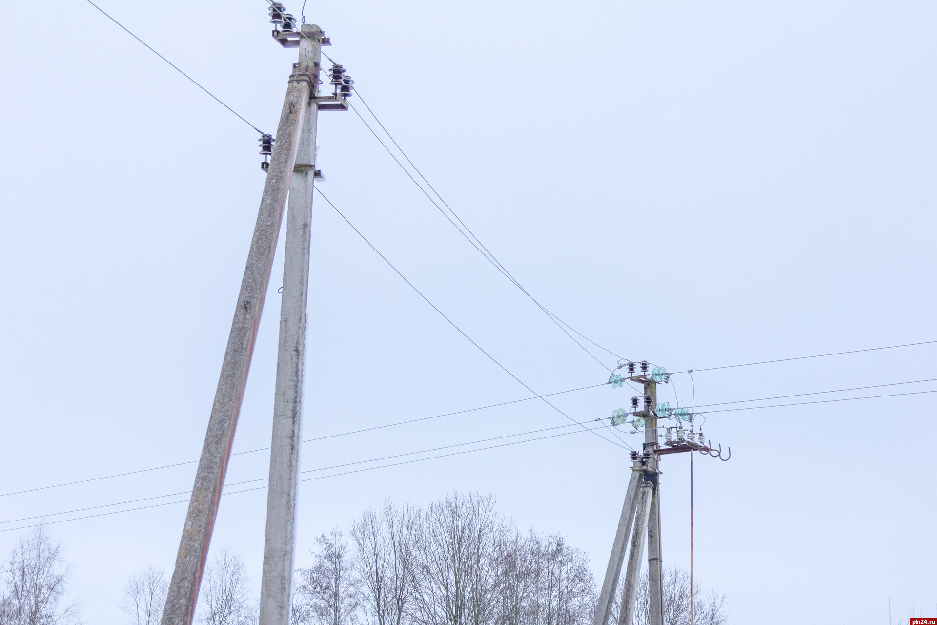 Без электроснабжения в Псковской области остаются более пяти тысяч человек