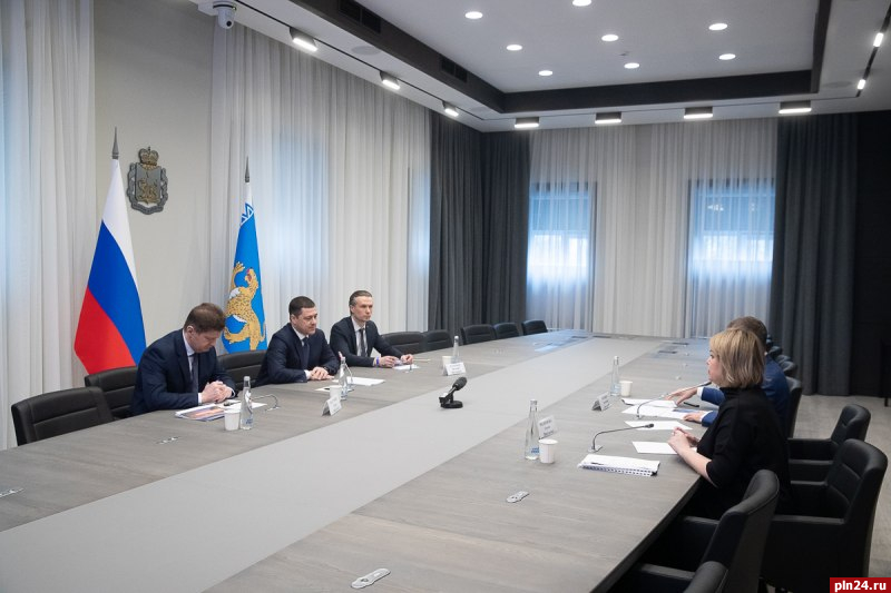 Губернатор обсудил с вице-президентом Ростелекома цифровое развитие Псковской области