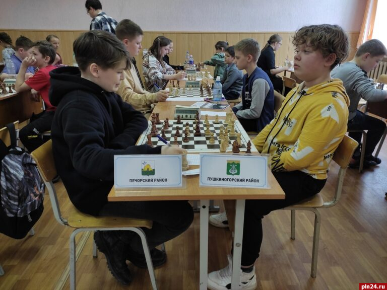Команда шахматистов Псковского педагогического комплекса представит регион на всероссийском турнире