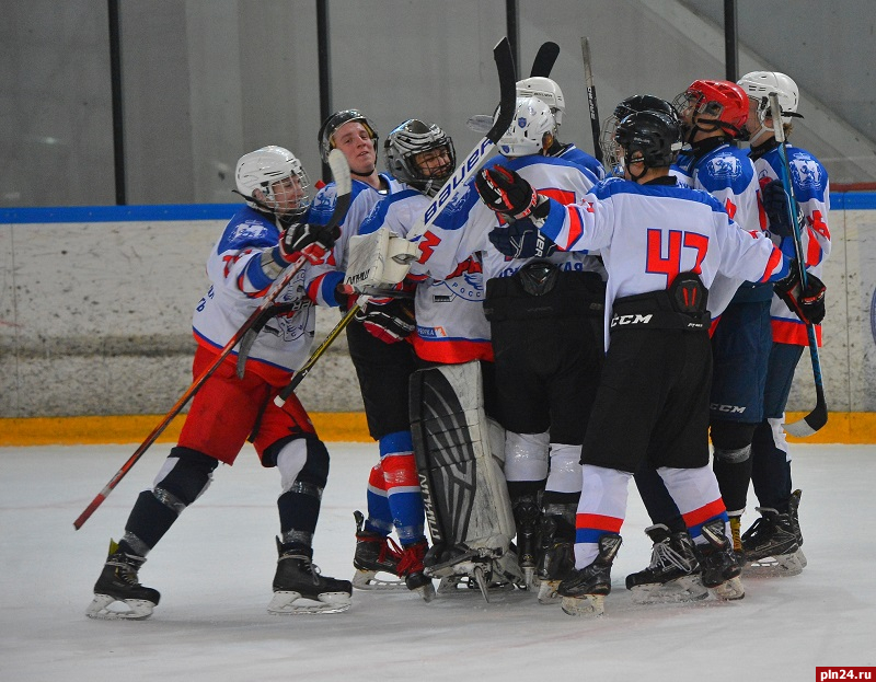 Матч по хоккею пройдет Ледовом дворце Пскова в преддверии Дня Победы