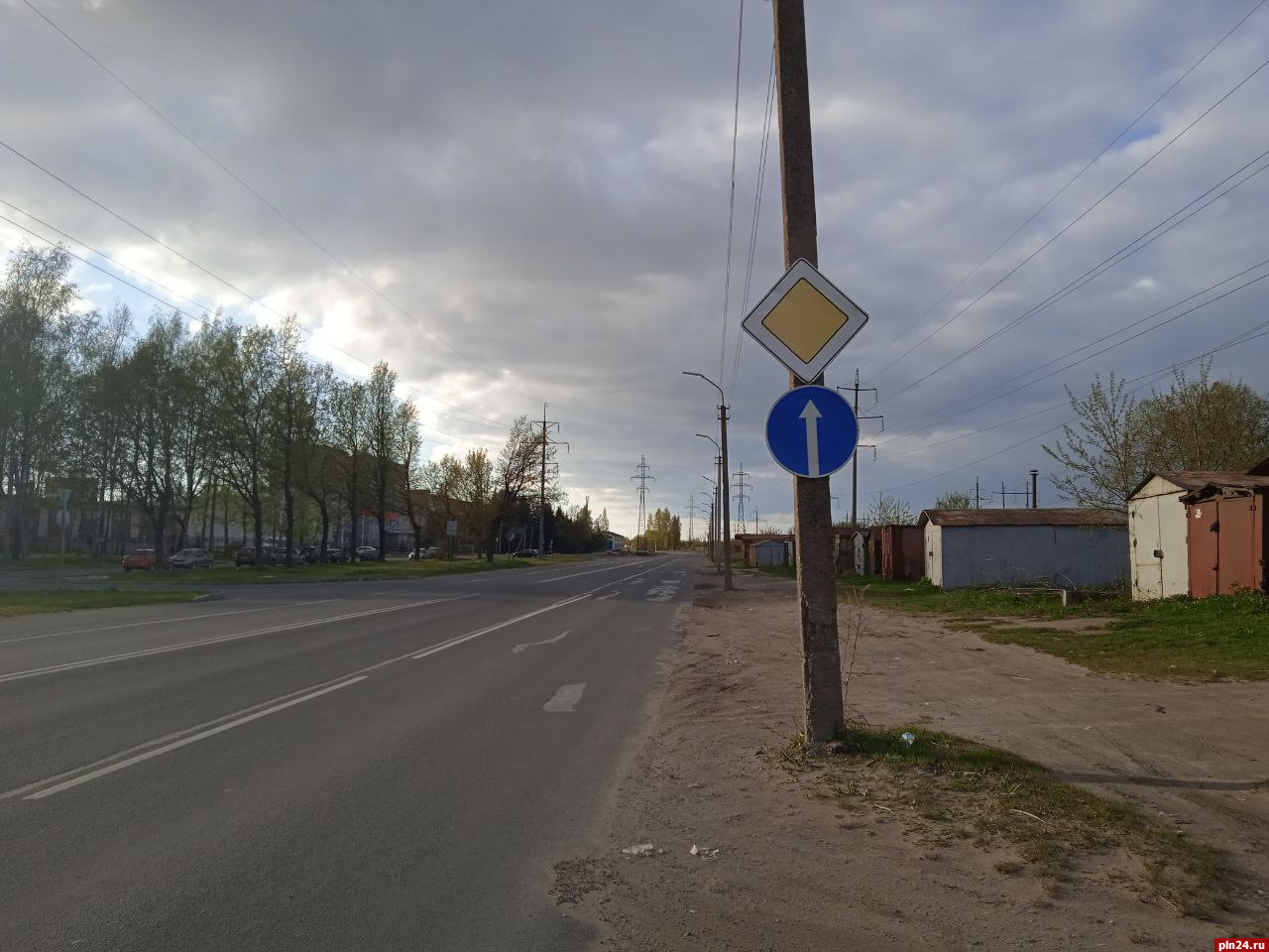 Левые повороты запретили на перекрестке улиц Инженерной и Звёздной в Пскове