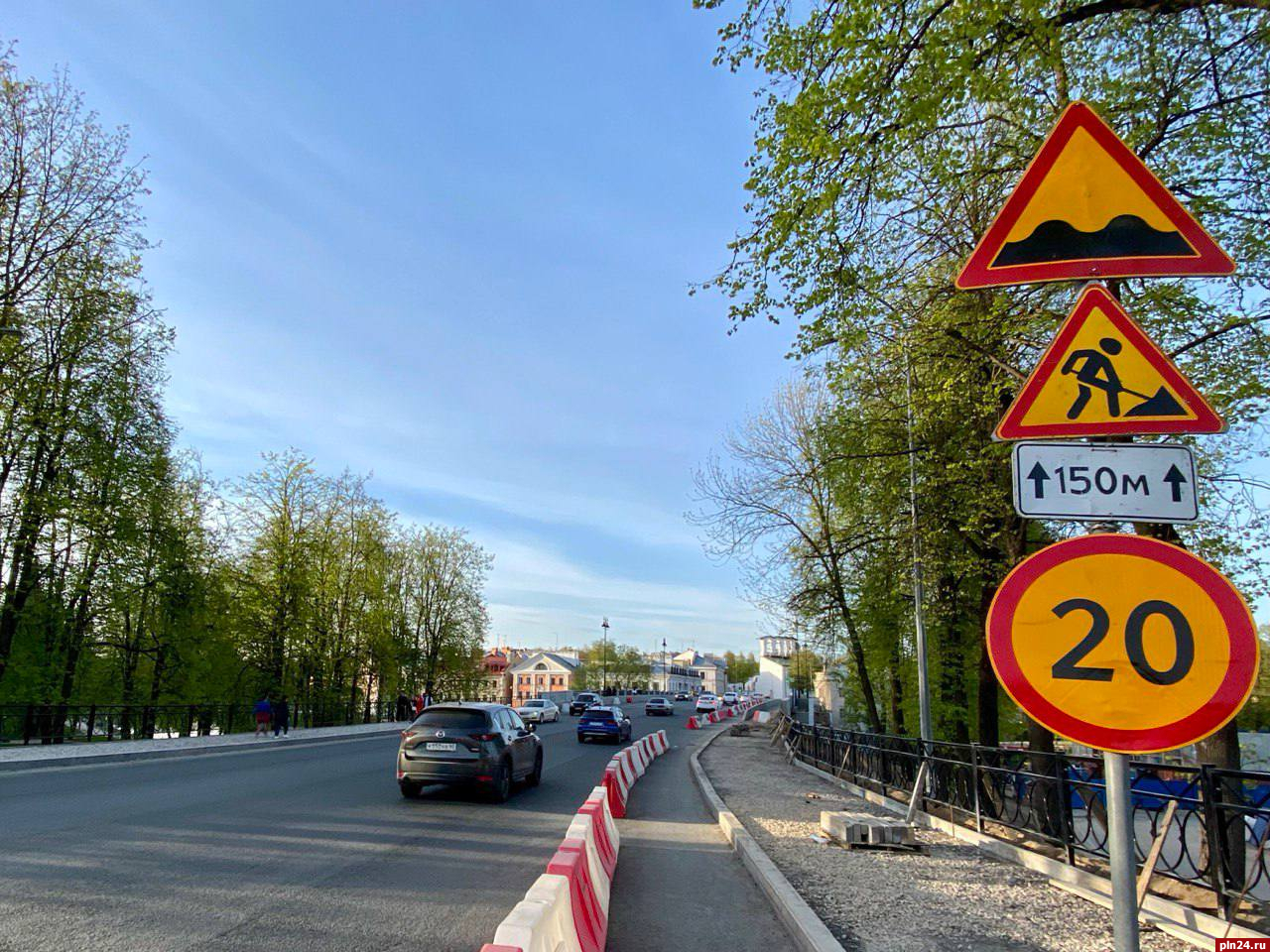 О закрытии Троицкого моста предупредил глава Пскова