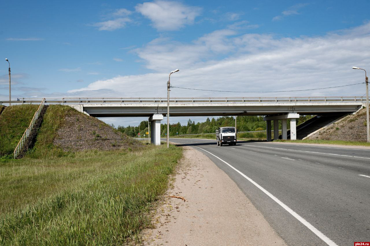 Более 30 километров дороги Порхов – Успенье специалисты отремонтируют в этом году по нацпроекту
