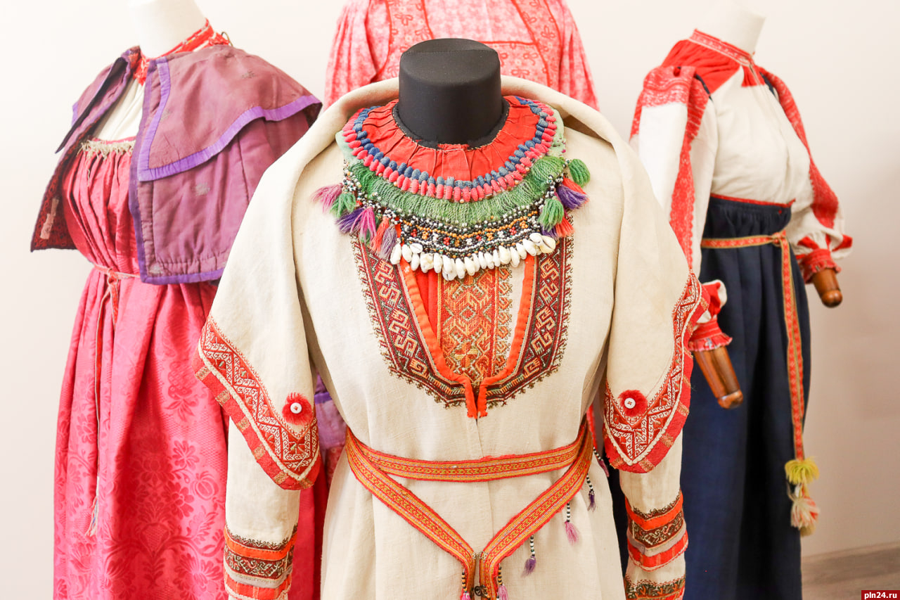 Выставку народного костюма готовят в Изборском музее