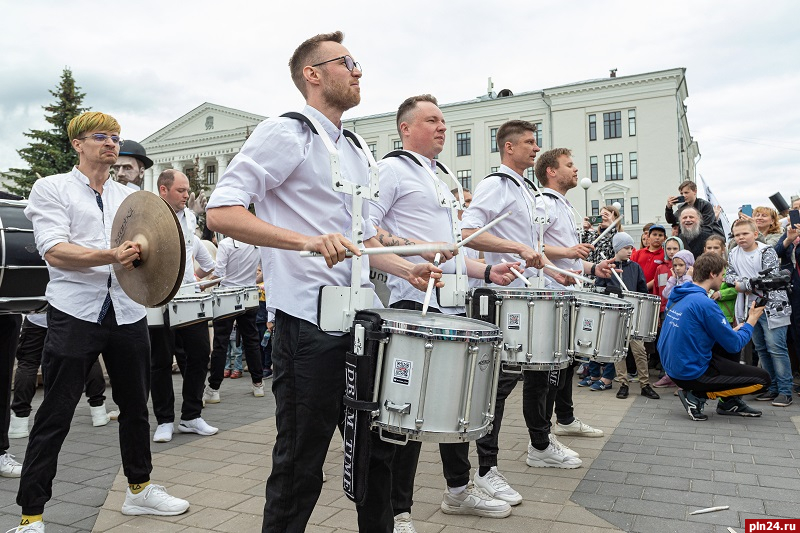 Барабанщики зададут ритм театрализованному шествию в Пскове во время Дней Пушкинской поэзии