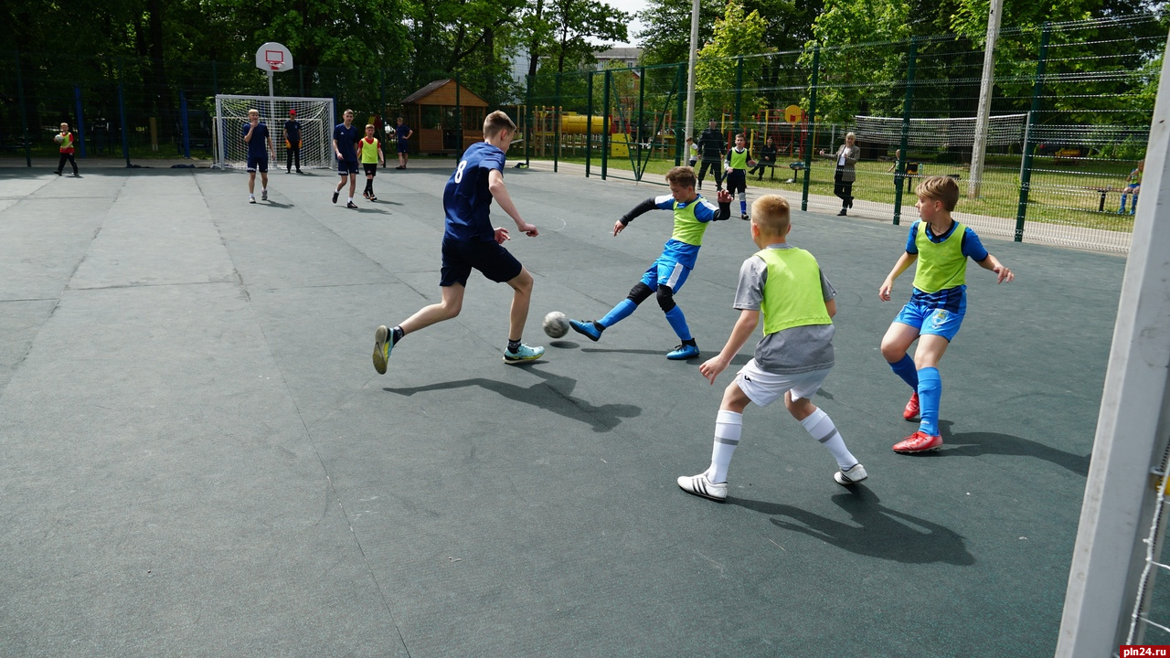 Росгвардейцы провели турнир по мини-футболу для детей в Печорах