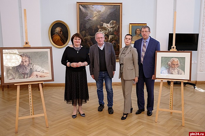 Две работы Льва Катаева передали в дар Псковскому музею-заповеднику