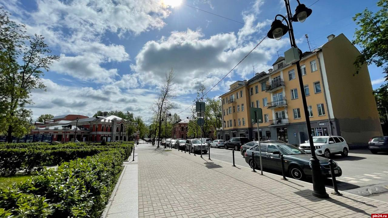 Где в Пскове жил Ленин и кто построил гостиницу «Санкт-Петербург», рассказал Борис Елкин