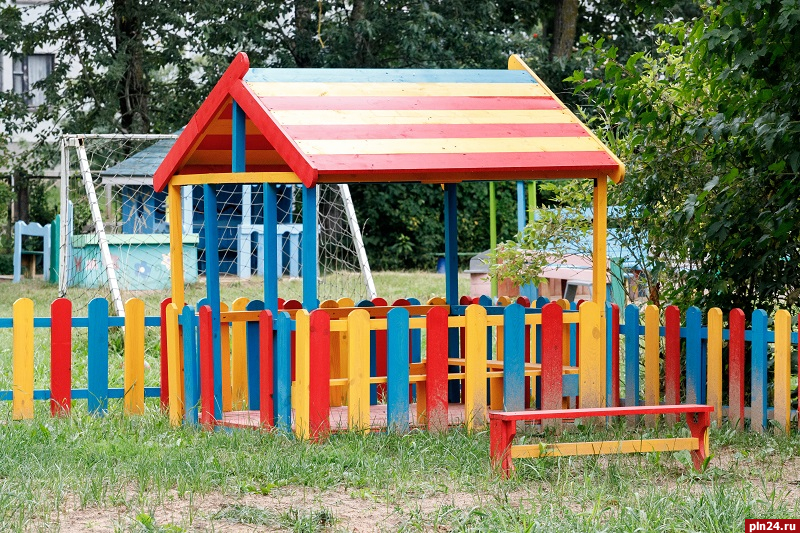 В Великих Луках приостановили функционирование зданий детских садов, нуждающихся в ремонтах