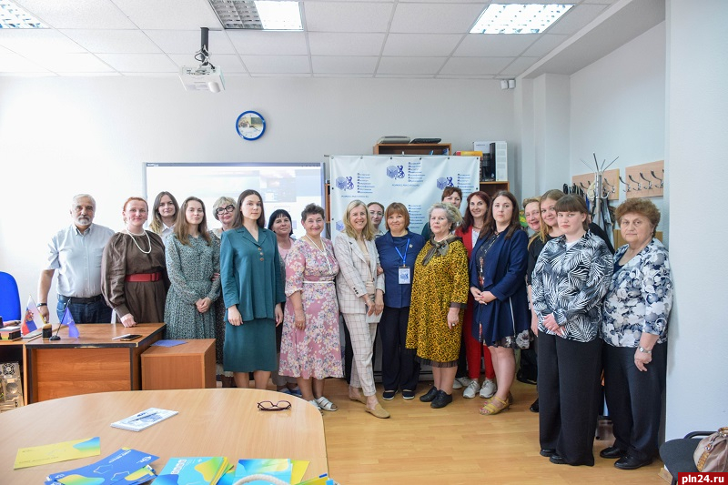 Более 100 участников собрал региональный форум в поддержку русского языка в Пскове