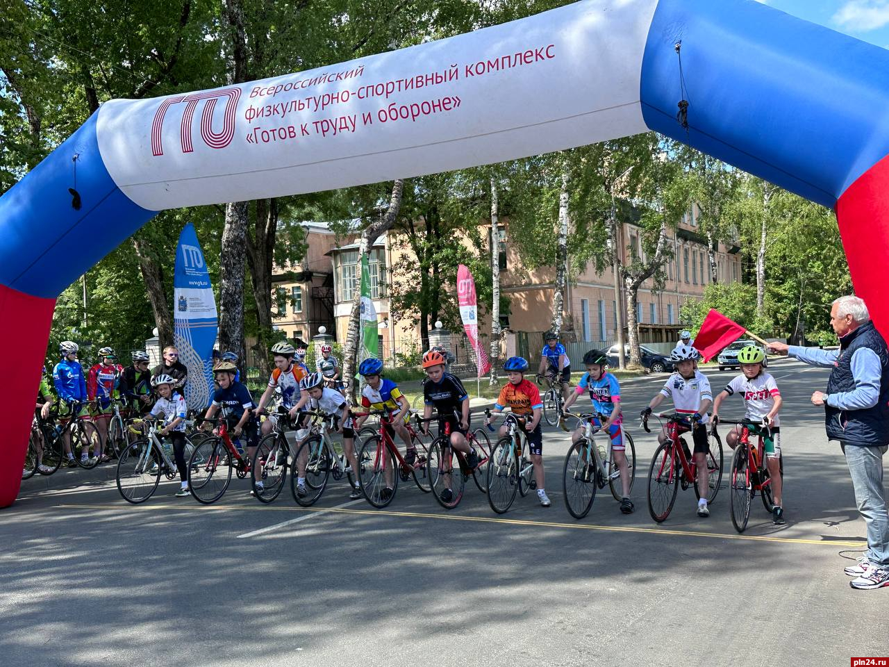 Свыше 70 велосипедистов приняли участие в первенстве Пскова