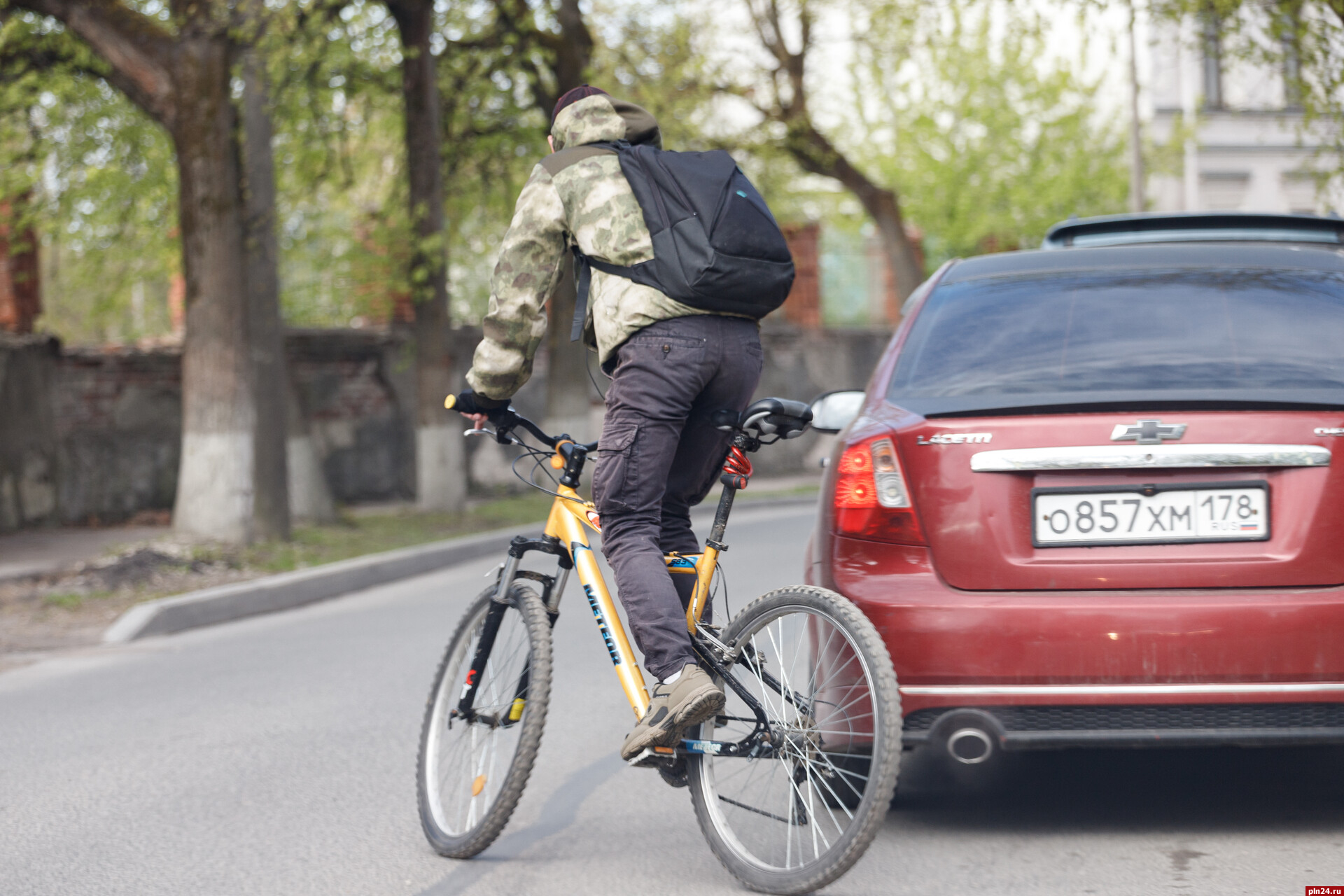 Десять велосипедистов попали в ДТП в Псковской области с начала лета