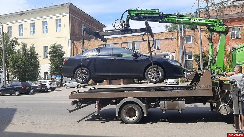 Житель Новоржева выплатил миллионный долг для возврата своей машины