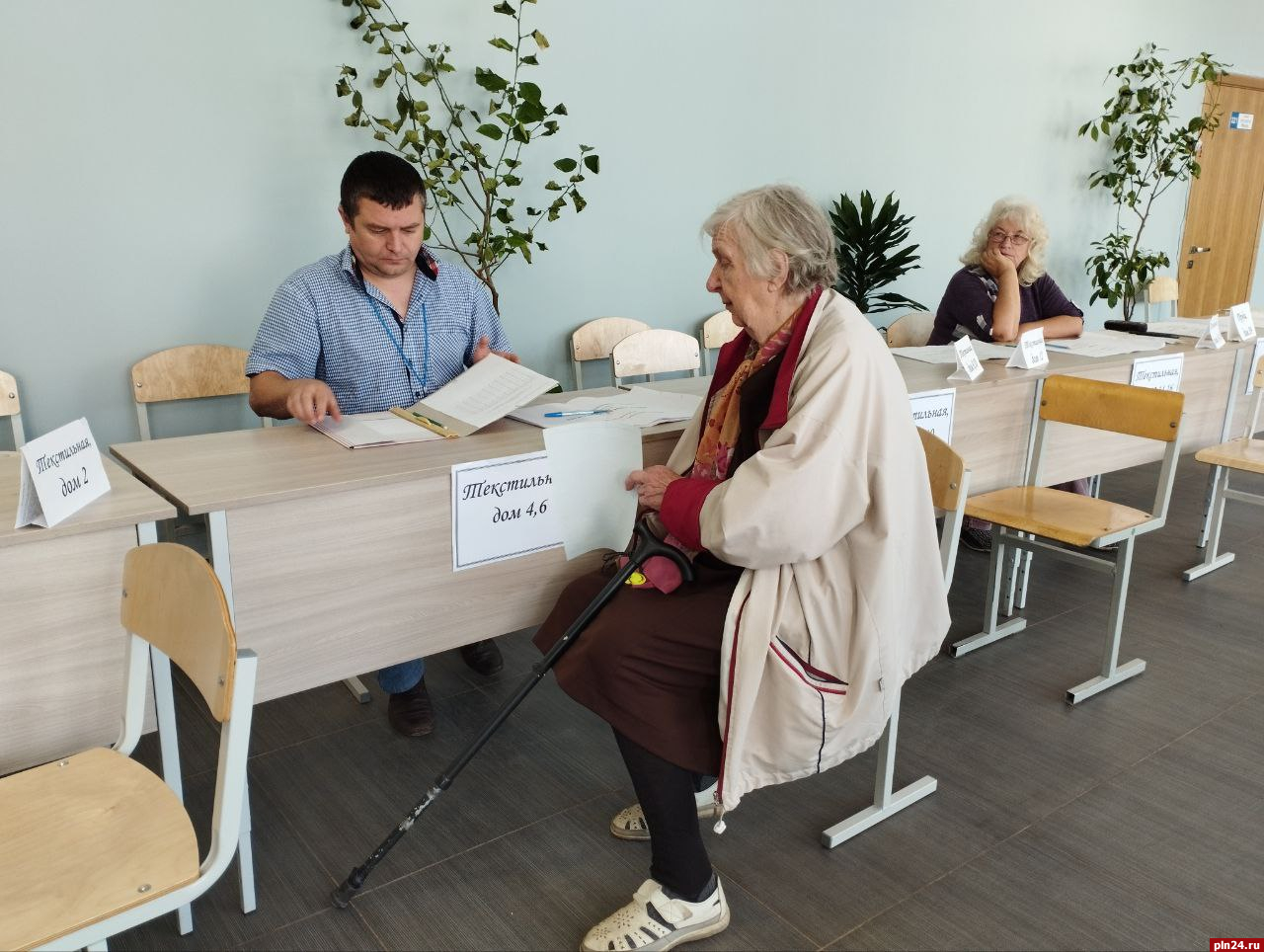 Псковичи продолжают голосовать активнее великолучан на выборах губернатора
