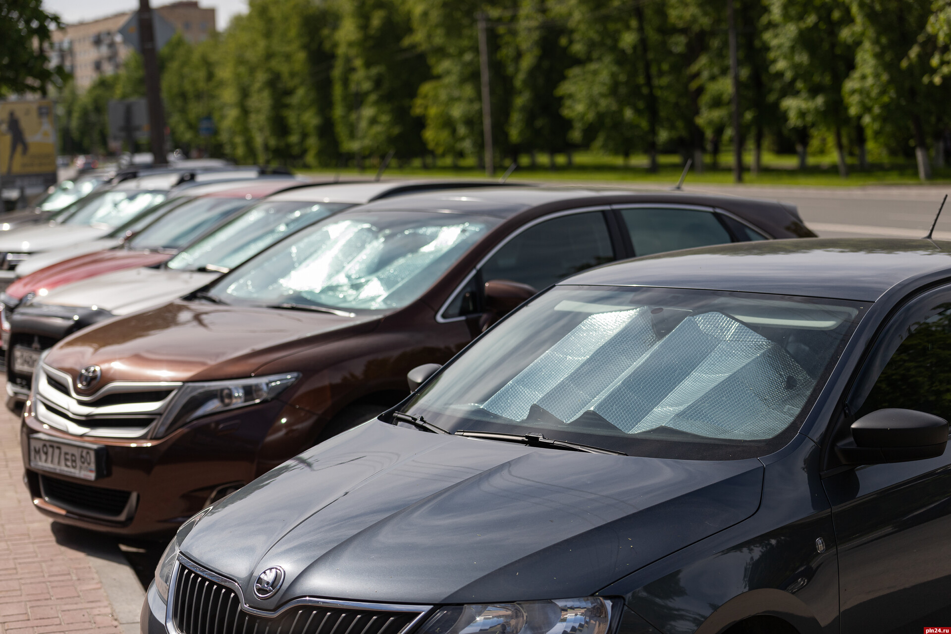 Почти 300 тысяч автомобилей насчитывалось в Псковской области в 2022 году