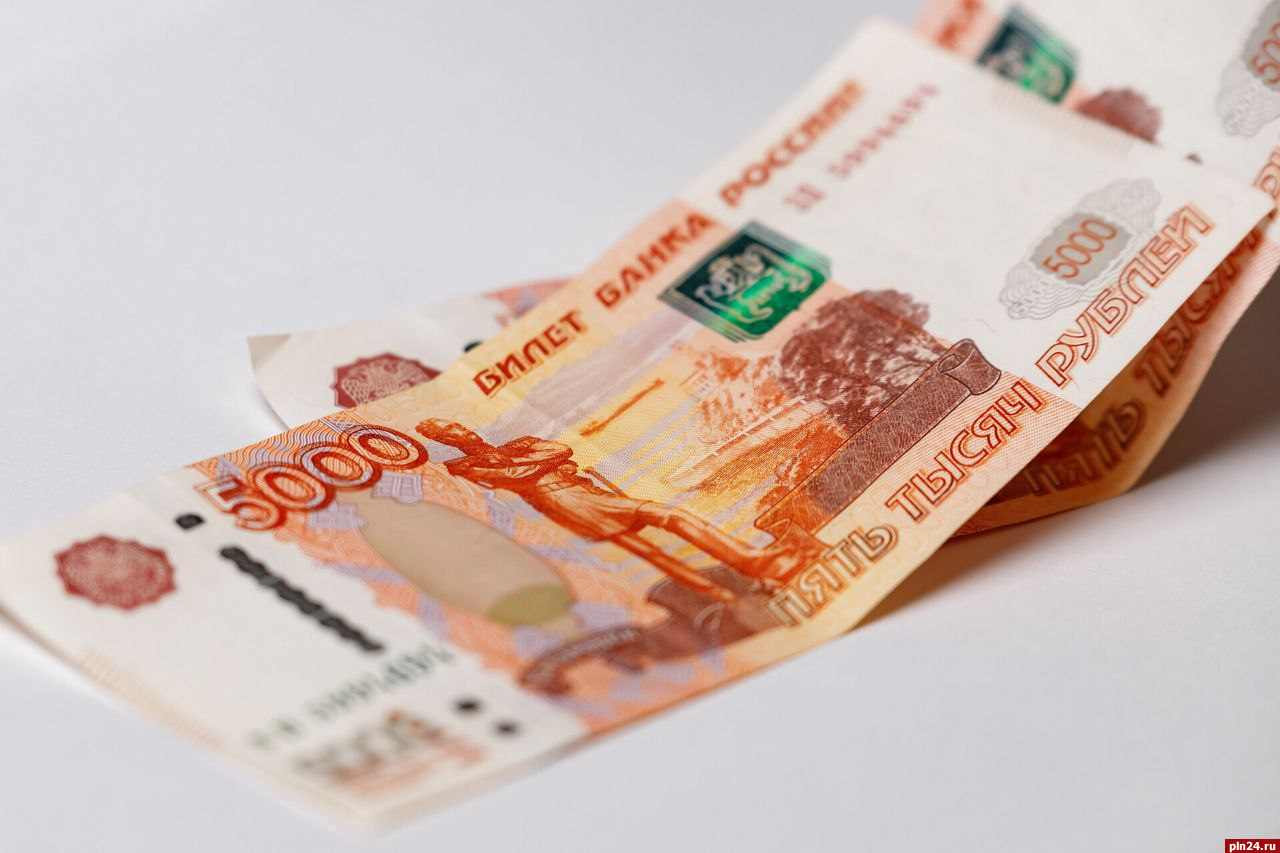 Фальшивую пятитысячную банкноту выявили в Пскове