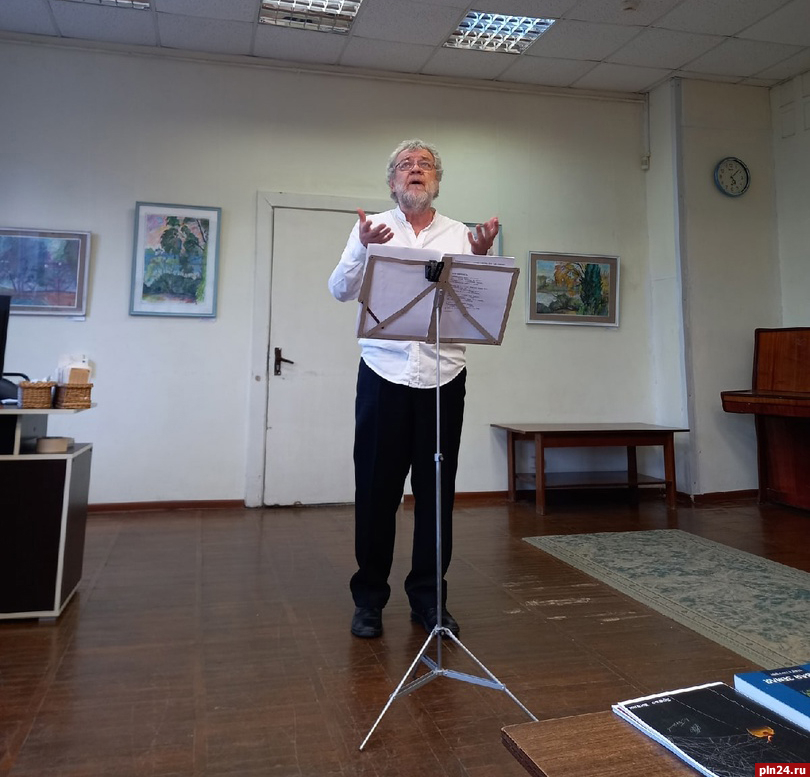 Творческий вечер поэта Артёма Тасалова прошёл в Пскове
