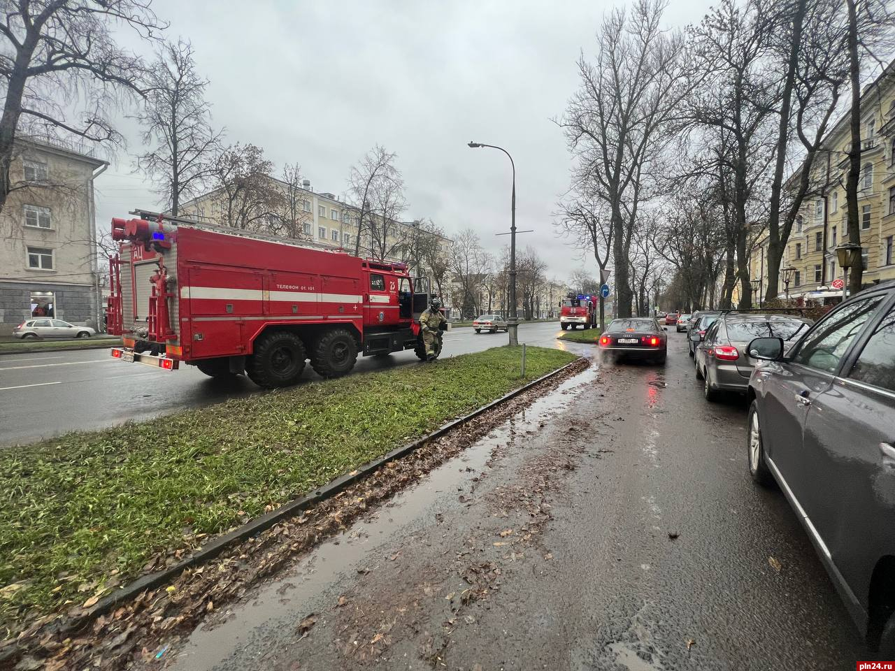 Экстренным службам поступил ложный вызов о пожаре в псковском кафе :  Псковская Лента Новостей / ПЛН