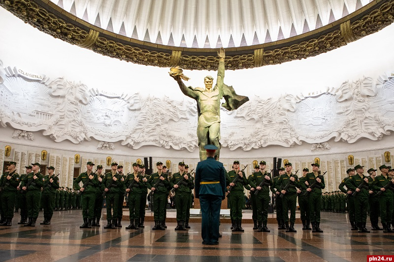 Новобранцы Преображенского полка из Псковской области приняли присягу в Музее Победы