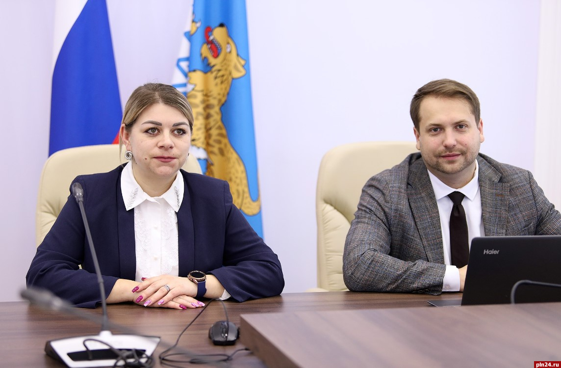 Андрей Маковский и Ольга Федосеенко представили регион на заседании Палаты молодых законодателей