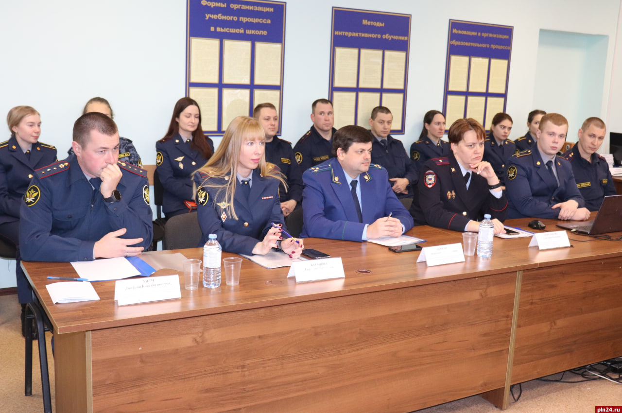 Правовые гарантии сотрудников уголовно-исполнительной системы обсудили в Пскове