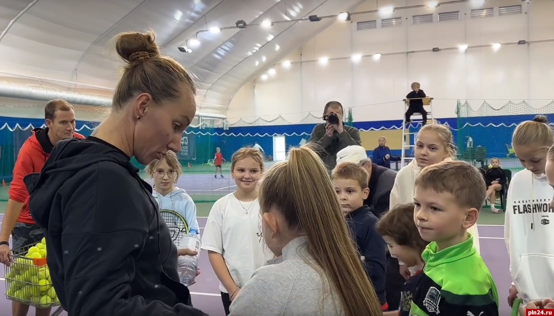 Звезда мирового тенниса Светлана Кузнецова выложила влог о поездке в Псков