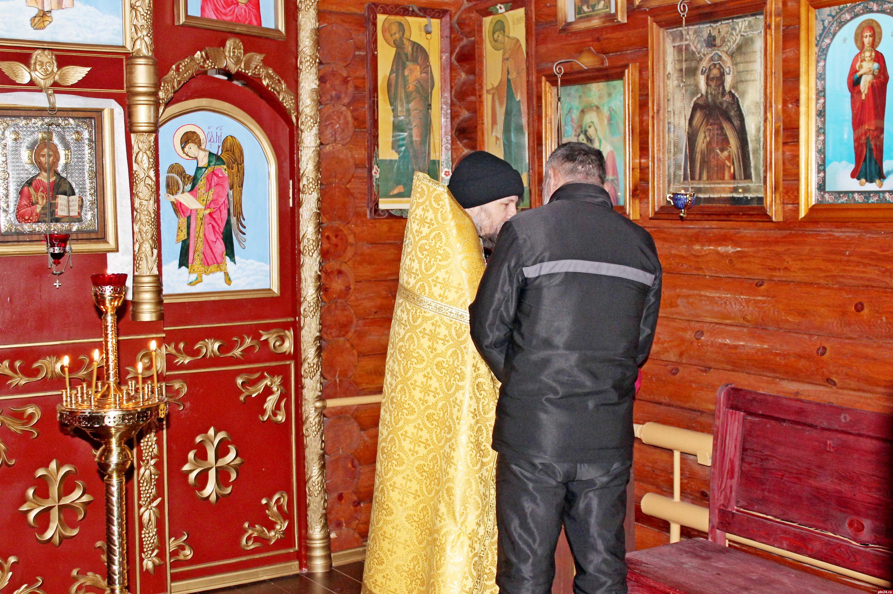 Богослужения прошли в учреждениях УФСИН в день памяти великомученицы Анастасии Узорешительницы