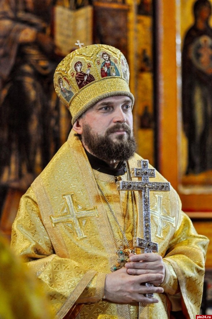 Опубликовано расписание богослужений с участием митрополита Псковского и Порховского Арсения
