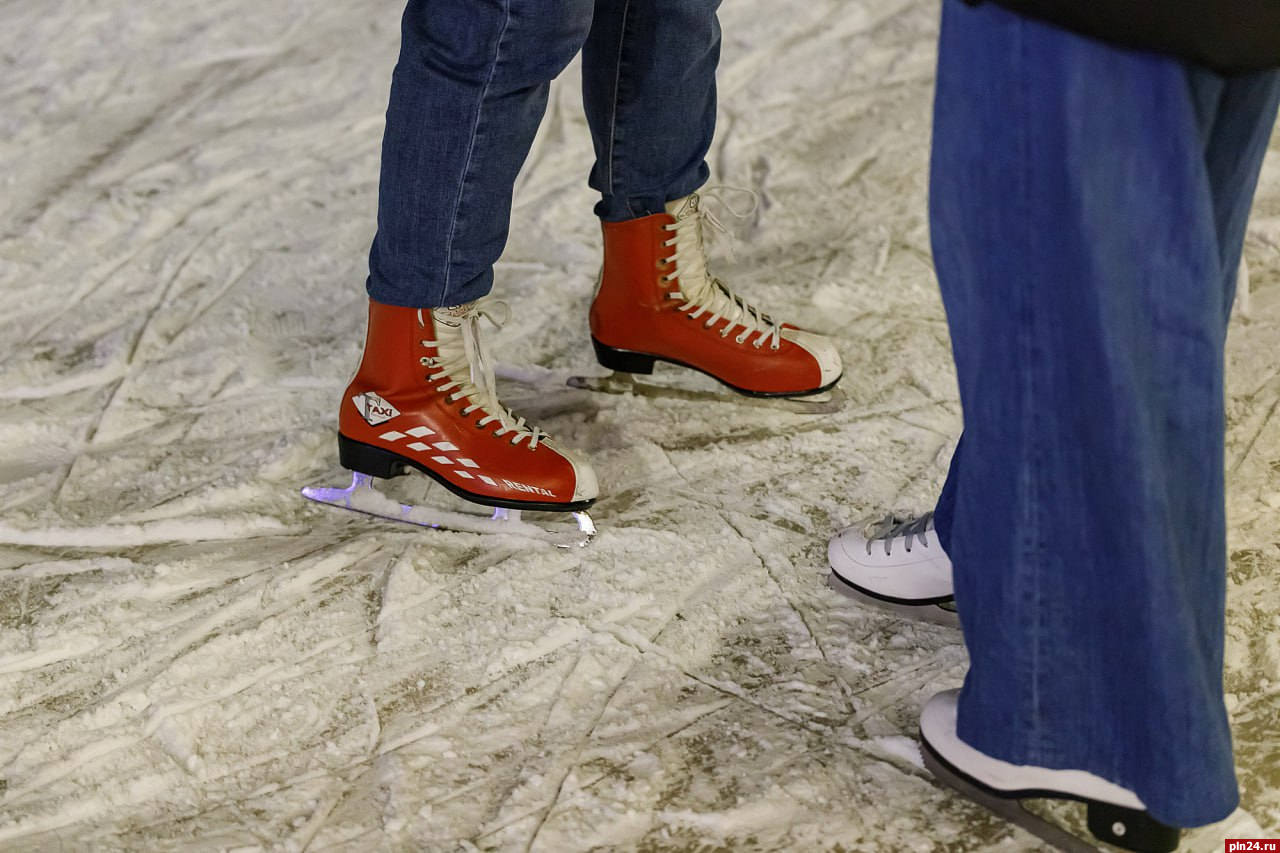 Правила катания на коньках в мороз перечислили псковичам