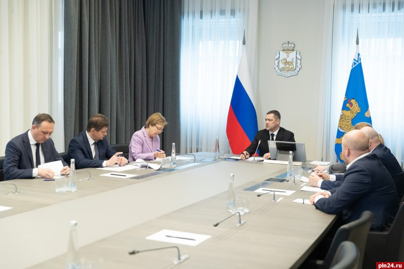 Михаил Ведерников обсудил с вице-губернаторами вопросы реализации в этом году наиболее крупных проектов