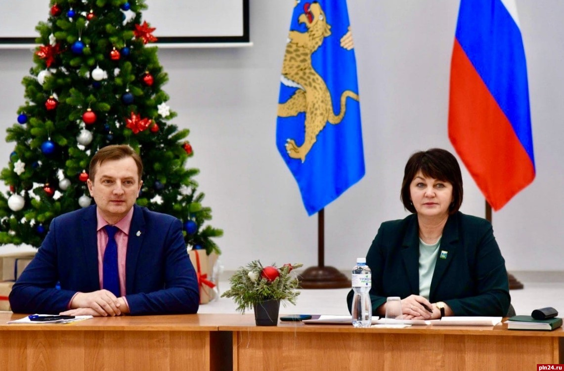 Вопрос возможности снятия запрета выхода на лёд обсудили в администрации Псковского района