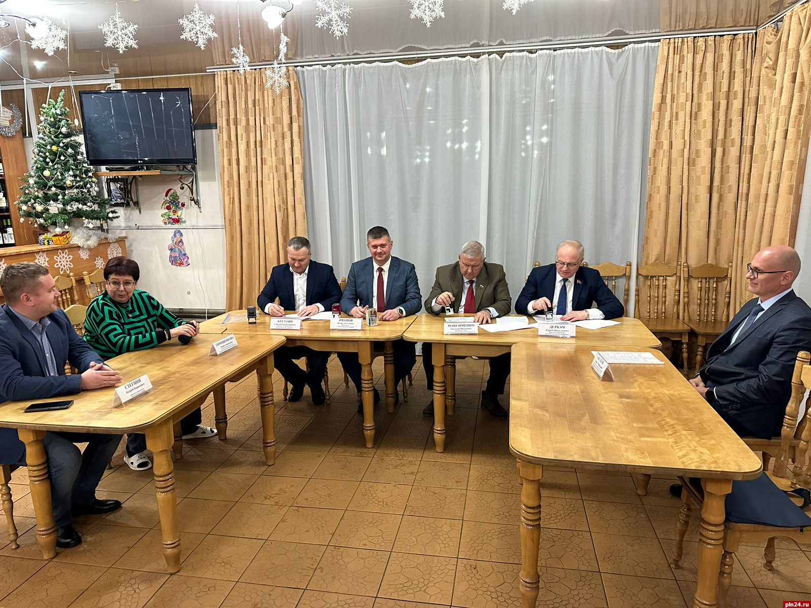 Совместную программу действий профсоюзов четырех регионов подписали в Псковской области