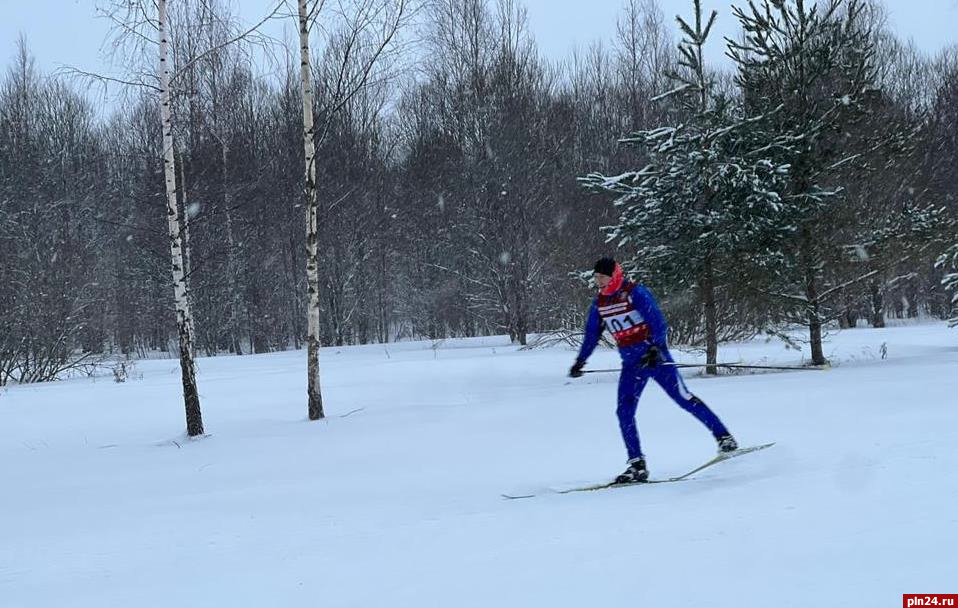 Лыжные гонки провели росгвардейцы в Пскове