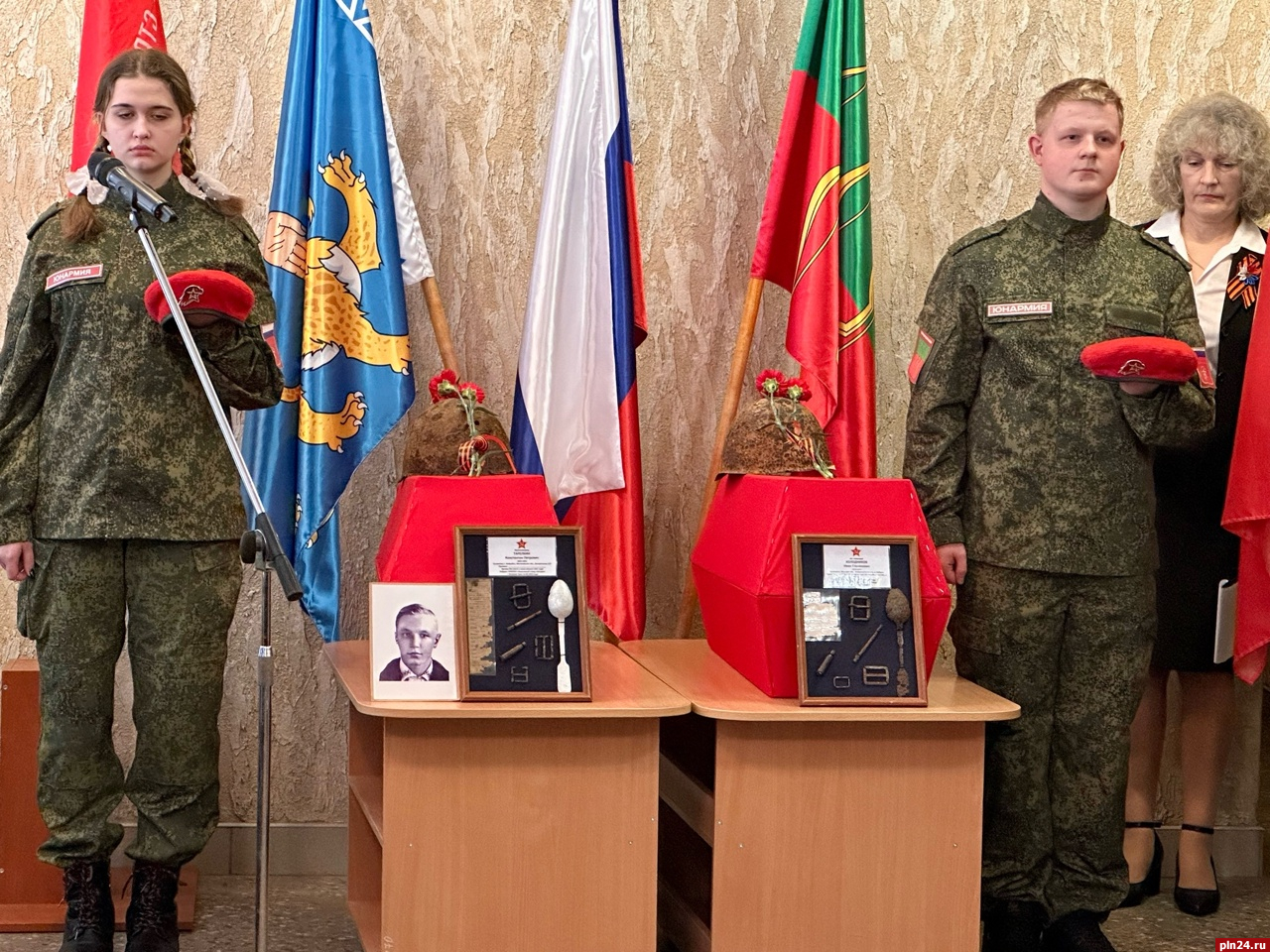 Останки найденных в Великолукском районе бойцов передали для захоронения в Беларусь
