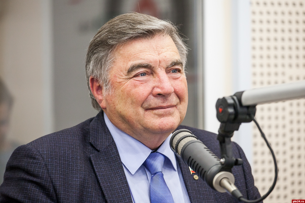 Бывший вице-спикер регионального парламента Анатолий Копосов отмечает 80-летие
