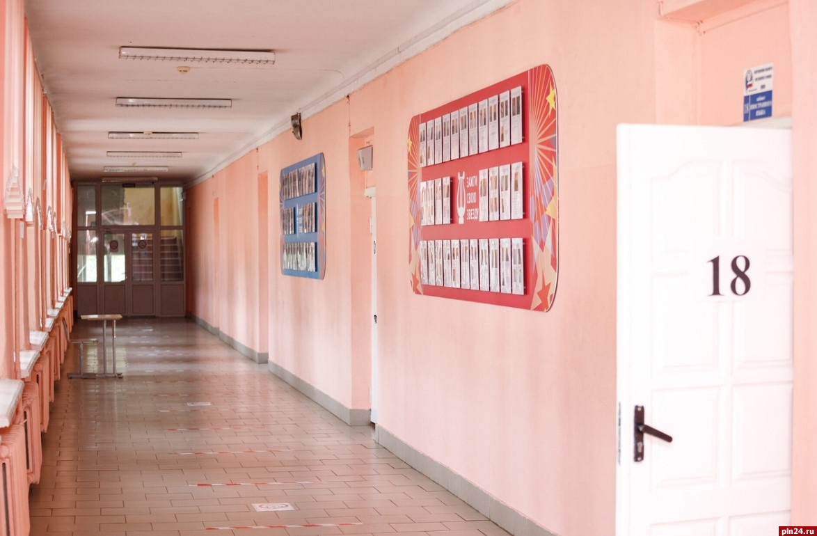 Две школы в Псковской области закрыли на карантин из-за ОРВИ