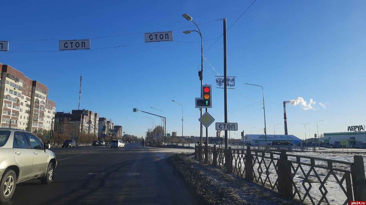 Два светофора вышли из строя на перекрестке Рижского проспекта и улицы Балтийской в Пскове