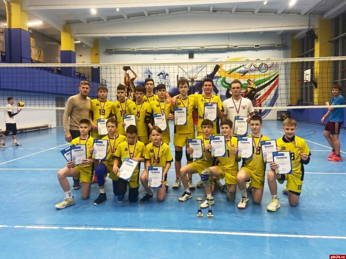 Псковичи представят регион на первенстве СЗФО по волейболу в Вологде