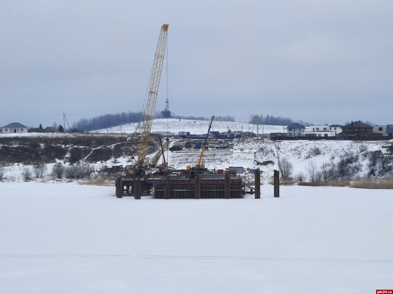 Работы по строительству моста на Северном обходе Пскова будут вестись круглосуточно до 20 марта