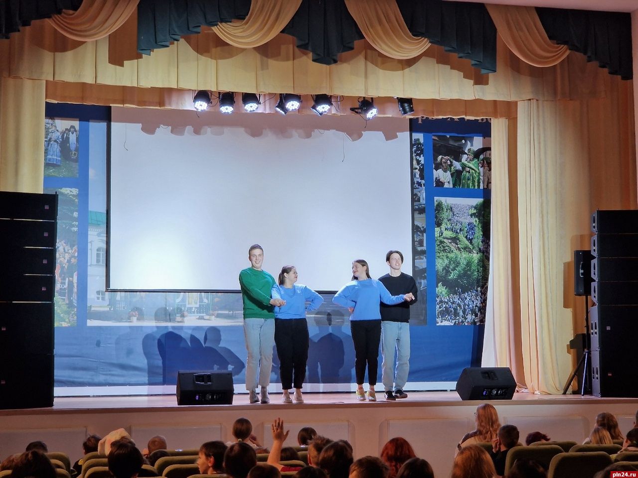 Концерт для школьников из Белгородской области прошел в Печорах