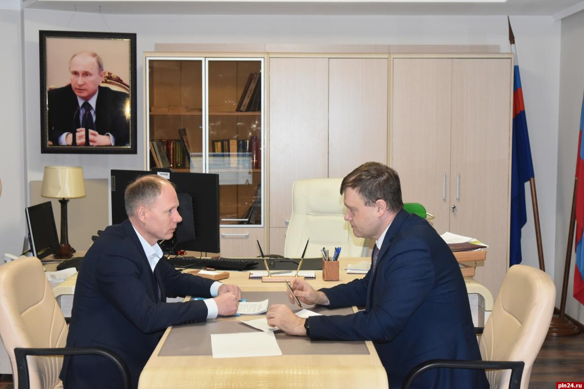 Соглашение о взаимодействии заключили прокурор Псковской области и бизнес-омбудсмен