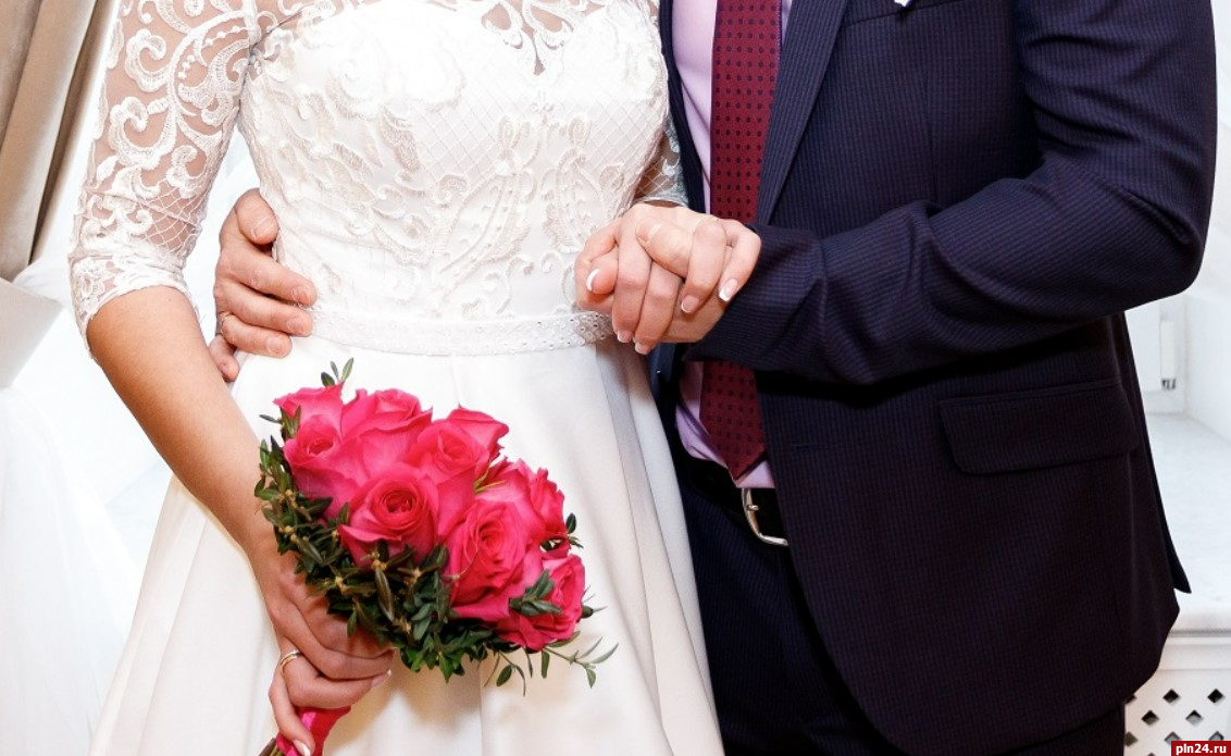 Более половины браков в Псковской области заканчивается разводом