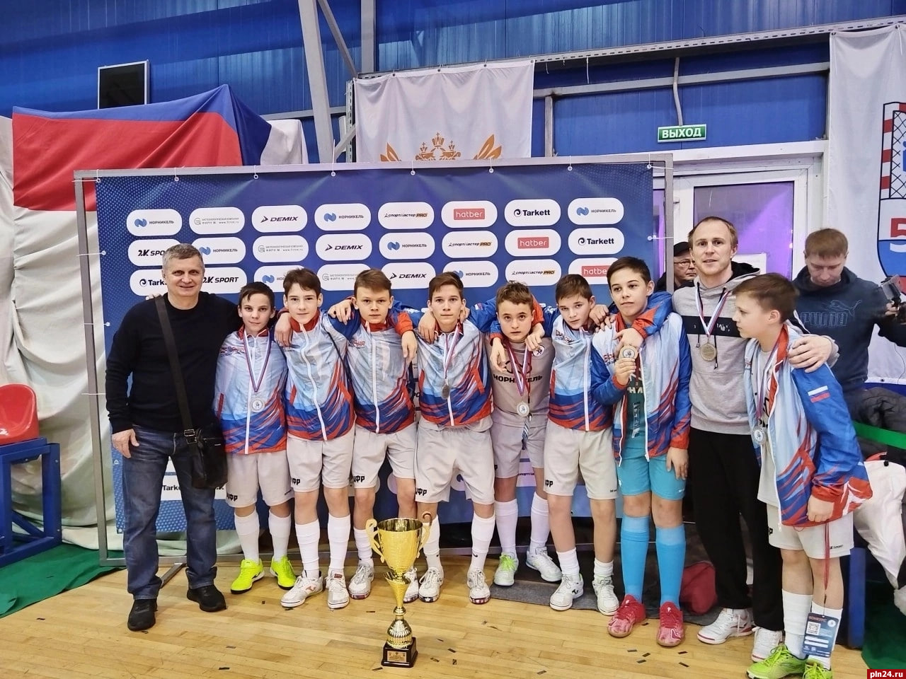 Футболисты из Дедовичей стали серебряными призерами всероссийских соревнований