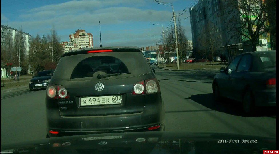 В Пскове водитель Nissan оштрафован за ДТП после неудачного поворота налево